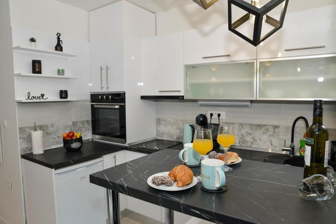 Deni Apartment *